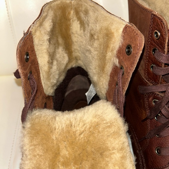 Warm and stylish Ugg boots - Picture 6 of 9
